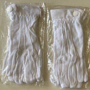 Classic White Women's Buttoned Gloves